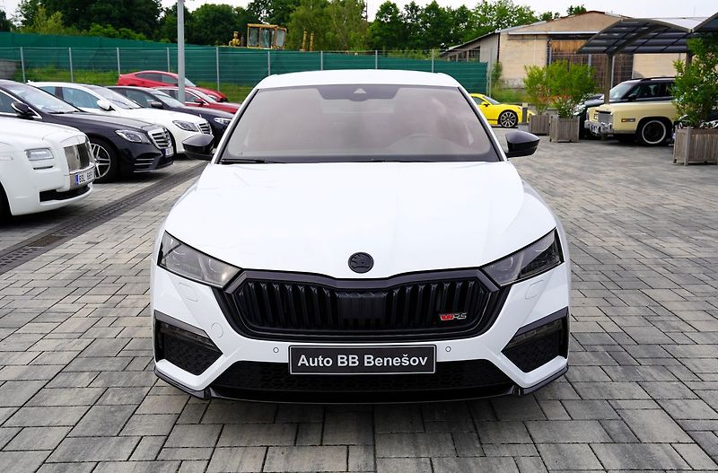 Škoda Octavia RS 2.0 TDI 4x4/147kW/DSG/ČR - fotka 1 z 45
