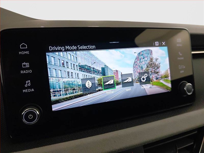 Škoda Kamiq (2024) Style 1.0 TSI - fotka 21 z 21