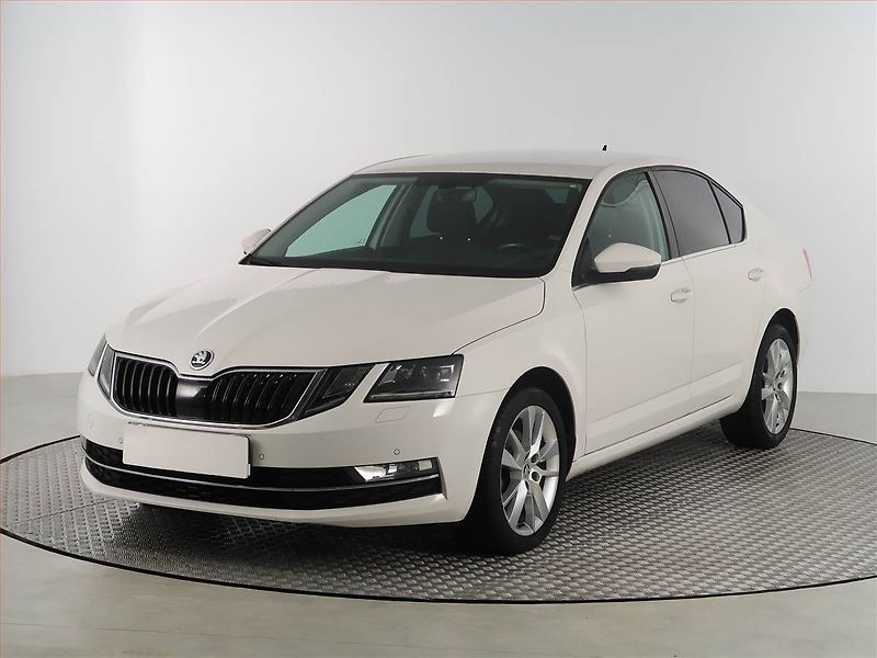Škoda Octavia (2019) 2.0 TDI, Navi, Tempomat - fotka 2 z 16