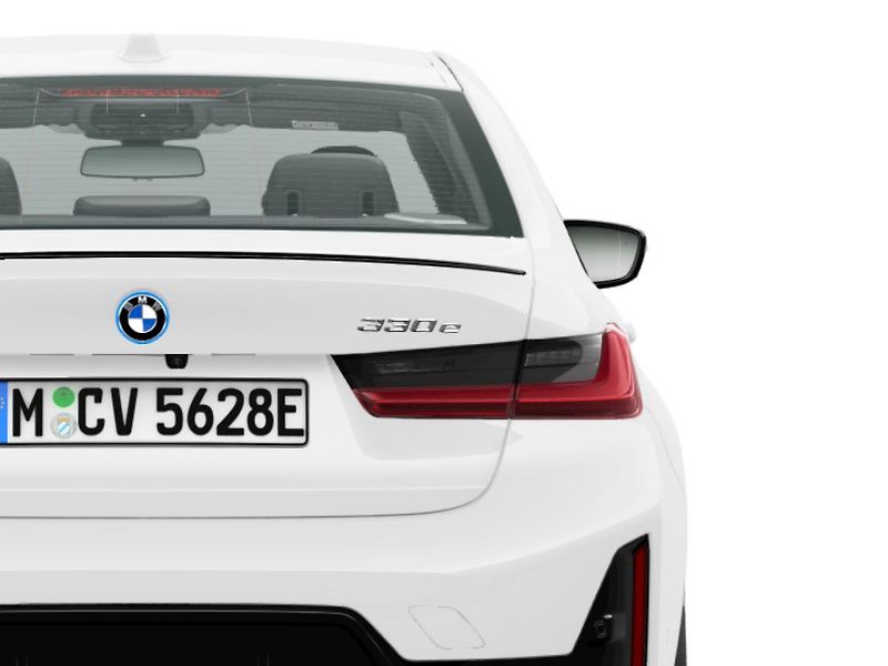 BMW Řada 3 (2025) 330e xDrive Sedan - fotka 5 z 10