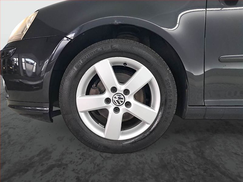 Volkswagen Golf (2008) Comfortline 1.9 TDI, Automat - fotka 15 z 18