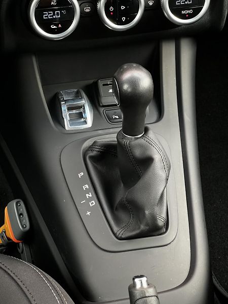 Alfa Romeo Giulietta 1.4T Aut. MultiAir 125kW Super - fotka 13 z 20