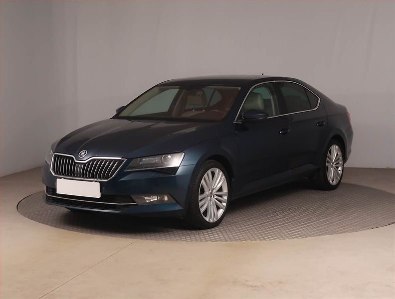 Škoda Superb (2016) Elegance 2.0 TSI, Automat - fotka 2 z 22