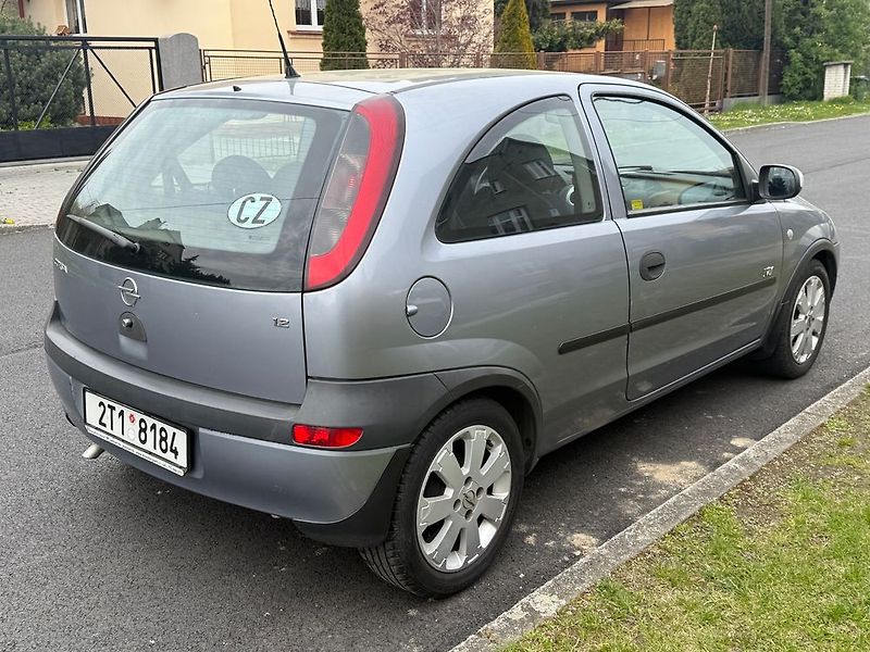 Opel Corsa (2002) - fotka 9 z 24