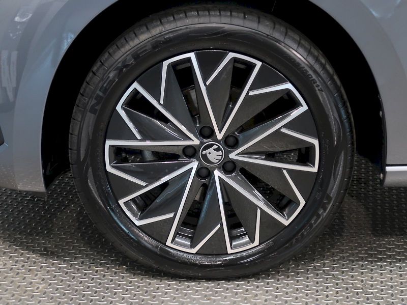 Škoda Scala (2025) TOP SELECTION 1.5TSI 110KW DSG - fotka 12 z 40