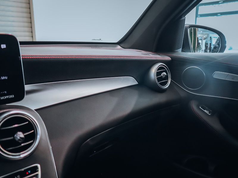 Mercedes-Benz GLC 43 AMG 4MATIC - fotka 17 z 28
