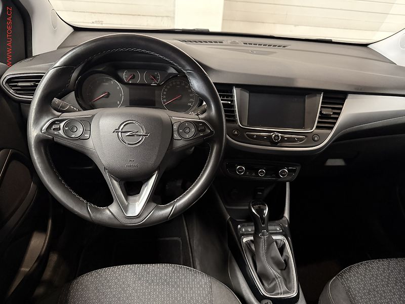 Opel Crossland X (2018) 1.2 i, ČR - fotka 13 z 17