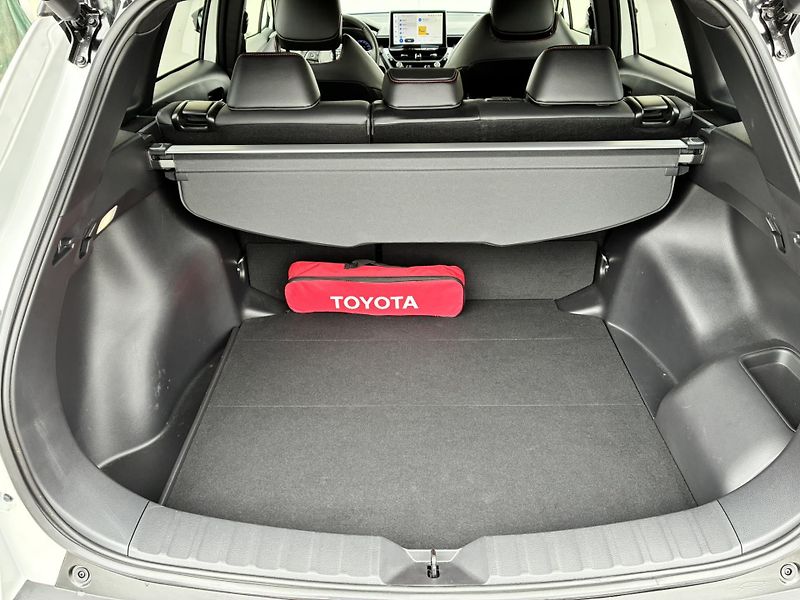 Toyota Corolla Cross 2.0 HSD e-CVT GR-Sport - fotka 12 z 22
