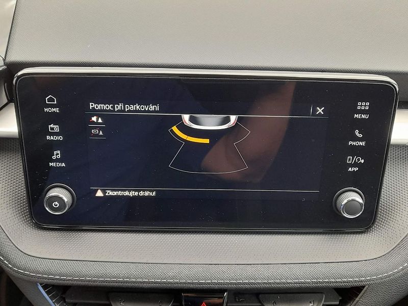 Škoda Fabia Top Selection 1.0 TSI 85kW 6MP - fotka 16 z 20