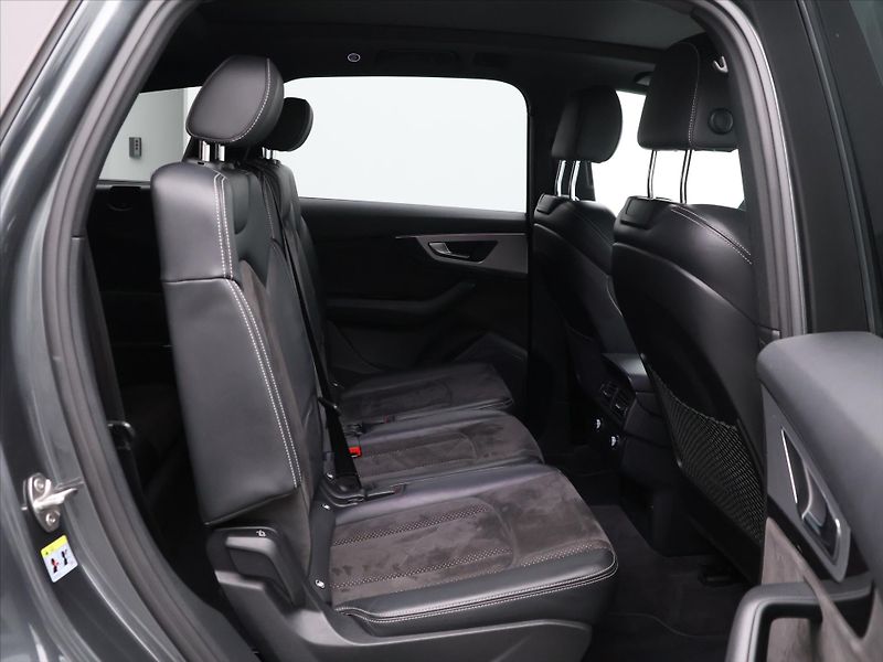 Audi Q7 3,0 TDI 200kW Quattro S-LINE - fotka 13 z 43