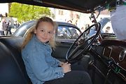 Automobiloví a motocykloví veteráni se vydali v neděli na tradiční jízdu Ze zámku na hrad. Start byl na Horním náměstí v Přerově, kde si lidé užili bohatý program.
