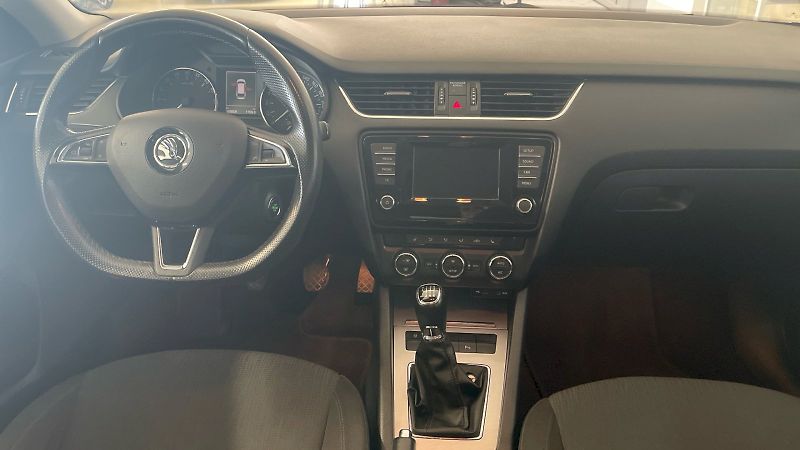 Škoda Octavia (2015) Kombi Elegance 2.0TDI 110kW - fotka 5 z 29
