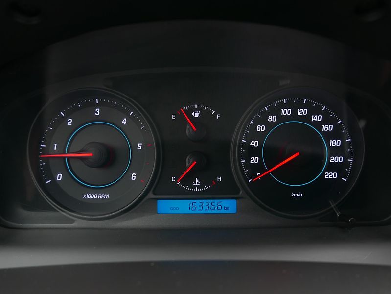 Chevrolet Captiva 2,2 Td 120kW Navi REZERVACE - fotka 26 z 35