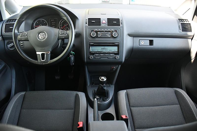 Volkswagen Touran 1.6TDi 77kW TAŽNÉ  - fotka 22 z 45