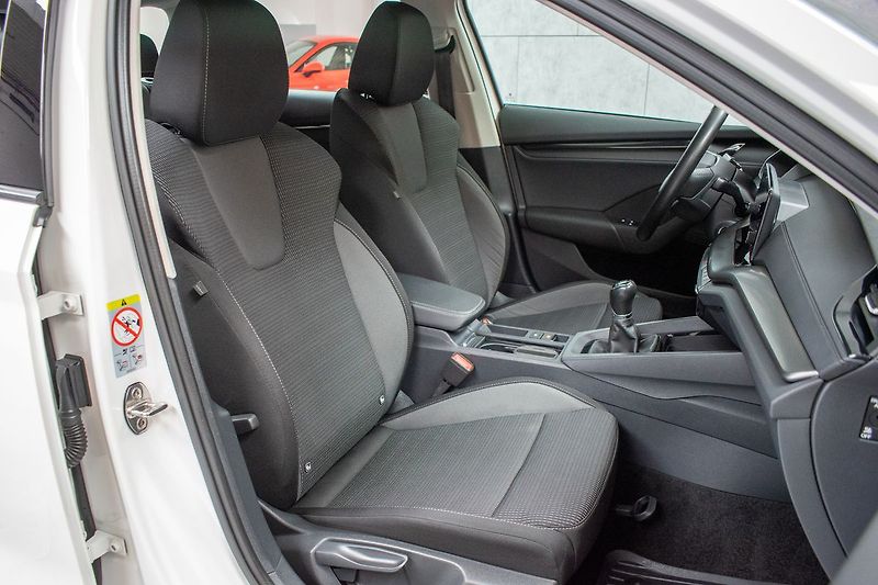 Škoda Octavia 2.0 TDI 110kW AMBITION+*ČR*1.M - fotka 12 z 36