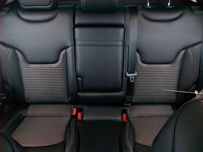 Jeep Compass (2024) 1.5 Turbo e-Hybrid - fotka 10 z 18