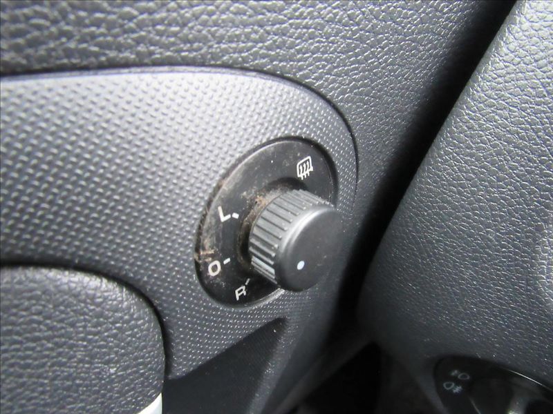 Škoda Fabia 1,6 i 77kW Combi Ambiente - fotka 21 z 26