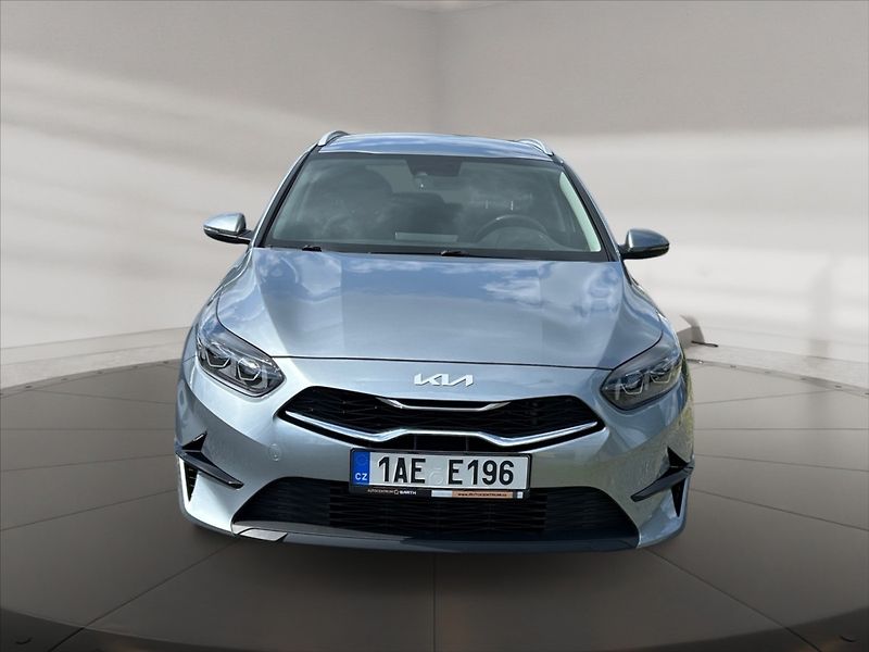 Kia Ceed 1,5 T-GDI Top - fotka 2 z 11