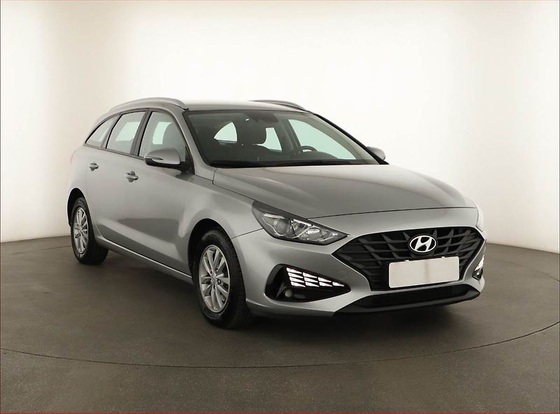 Hyundai i30 (2023) Comfort 1.0 T-GDI, ČR,1.maj - fotografie inzerátu