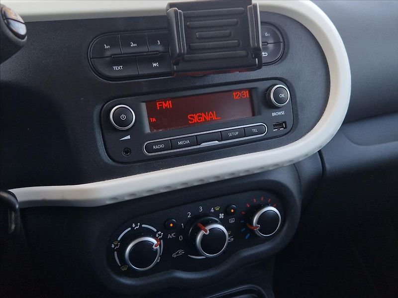 Hyundai i40 1,7 CRDi, Navi, Xenony, Tažné - fotka 21 z 26