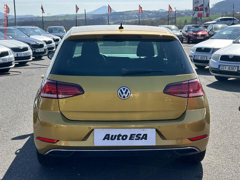 Volkswagen Golf (2017) 2.0TDi, Comfortline, DSG - fotka 5 z 17