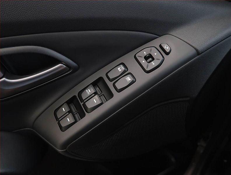 Hyundai ix35 (2015) 1.7 CRDi, Serv.kniha, Kůže - fotka 18 z 19