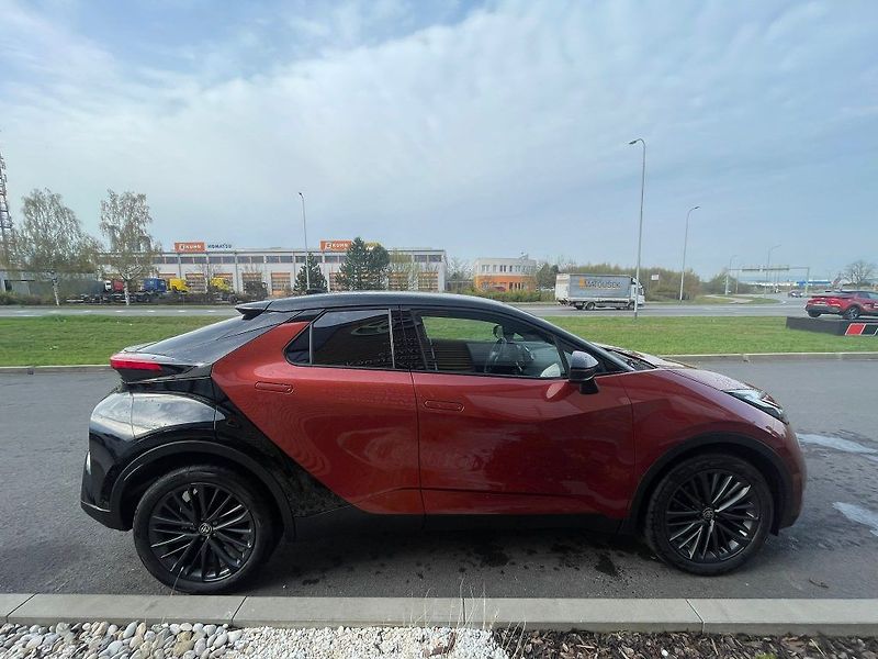 Toyota C-HR 2.0 Hybrid automat Tokio Editi - fotka 7 z 33