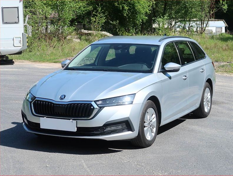 Škoda Octavia (2021) 2.0 TDI, Serv.kniha, Tempomat - fotka 2 z 14