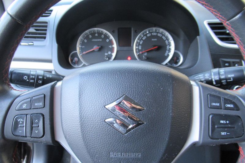 Suzuki Swift 1.2i KLIMA  SADA ALU KOL - fotka 12 z 23
