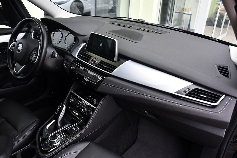 BMW Řada 2 216D GRAN TOURER 1M ČR TAŽNÉ - fotka 15 z 36