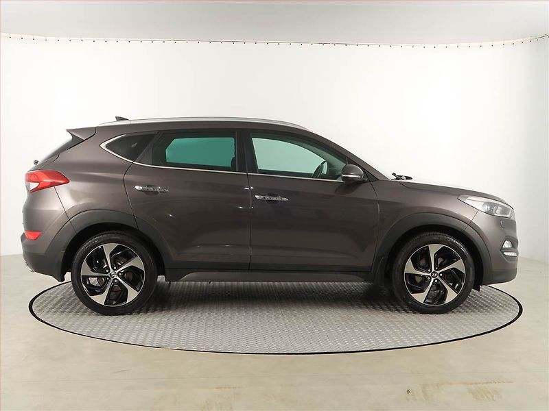 Hyundai Tucson (2015) Style 2.0 CRDi, 4X4, Navi - fotka 6 z 17