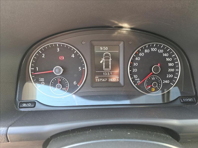 Volkswagen Touran 1,6 TDI Comfortline - fotka 29 z 43