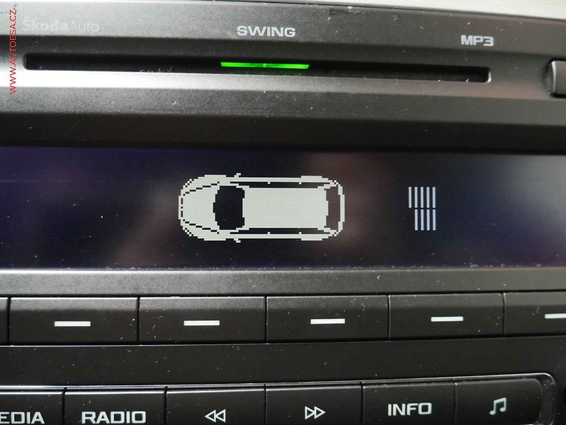 Škoda Octavia (2010) 2.0 TSI, servis.kniha, AC - fotka 16 z 16