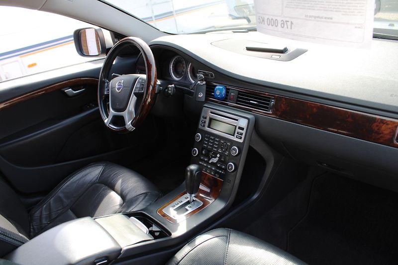 Volvo XC70 (2010) REZERVACE - fotka 14 z 16