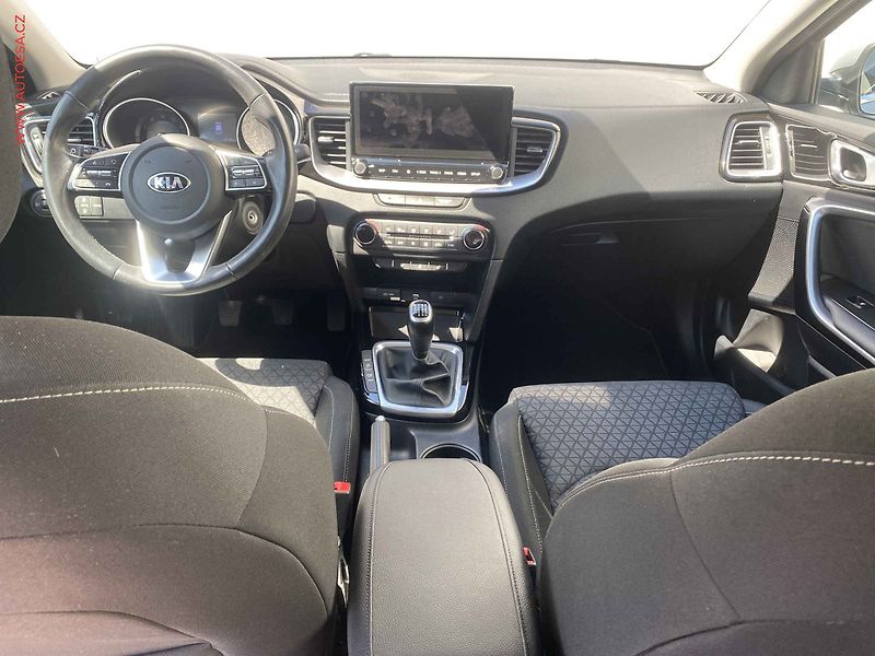 Kia Ceed (2019) 1.4 T-GDi, Vision, navi - fotka 8 z 18