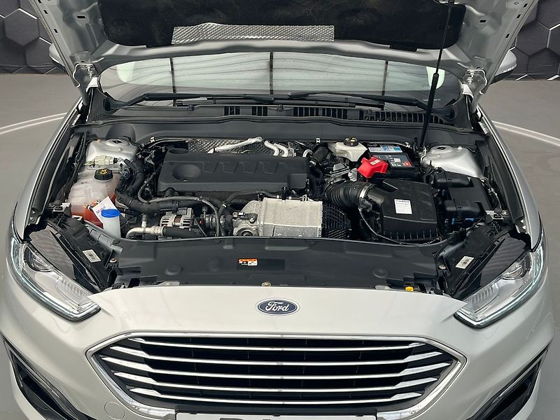 Ford Mondeo 2.0 EB Titanium manuál - fotka 40 z 69