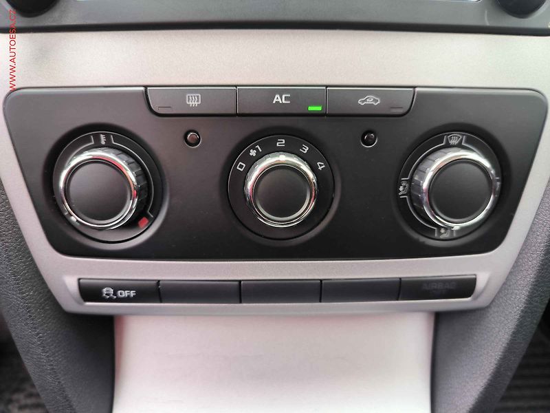 Škoda Octavia (2012) 2.0 TDi, ČR, AC, TZ - fotka 12 z 16