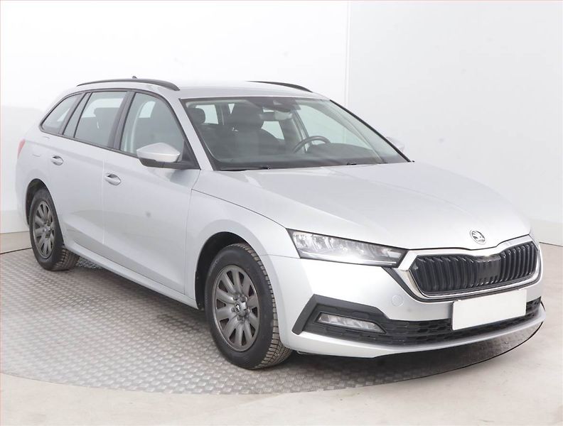 Škoda Octavia (2022) Ambition 2.0 TDI, ČR,1.maj - fotografie inzerátu