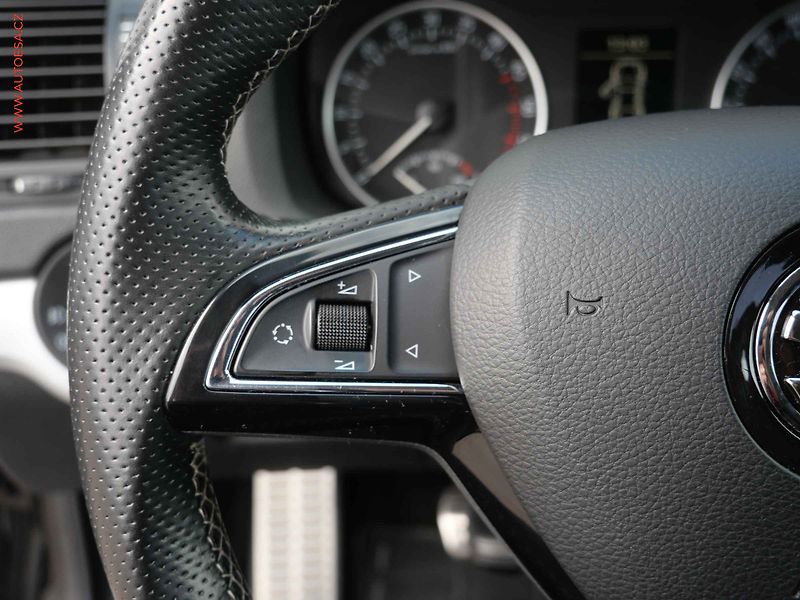 Škoda Octavia (2009) 1.9 TDi, Ambiente - fotka 12 z 24