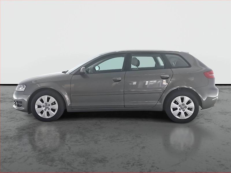 Audi A3 (2011) 1.6 TDI, Serv.kniha, Tempomat - fotka 3 z 17