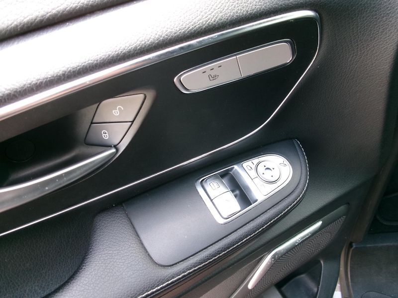 Mercedes-Benz Třídy V (2016) V 250 AVANTGARD AMG Line - fotka 13 z 33