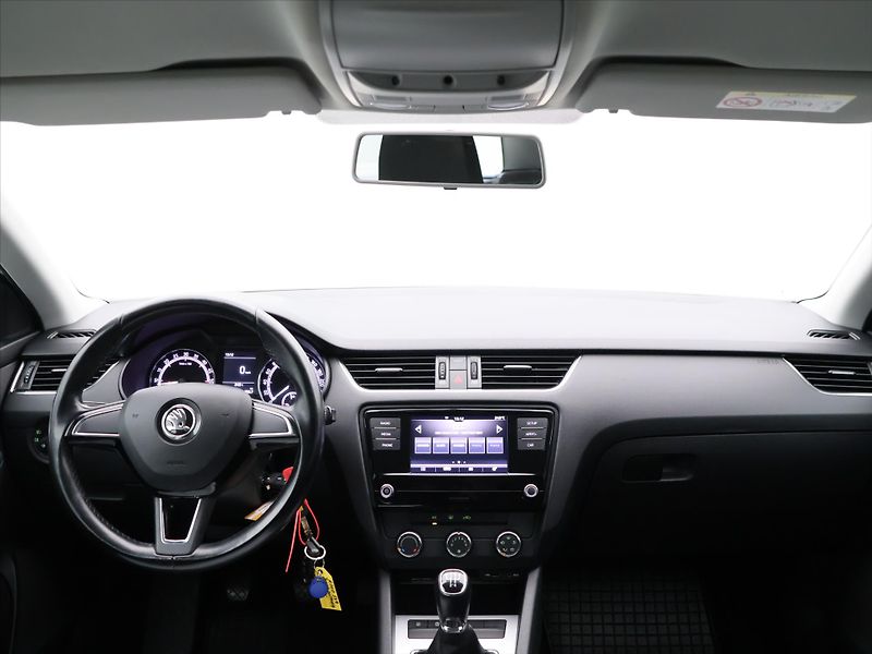 Škoda Octavia 1,6 TDI 85kW CZ Ambition DPH - fotka 22 z 30