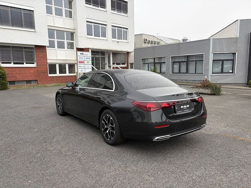 Mercedes-Benz Třídy E E 220 d 4MATIC - fotka 7 z 16