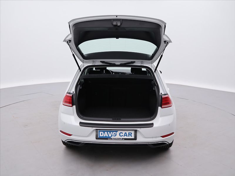 Volkswagen Golf 1,4 TSI 92kW CZ LED - fotka 9 z 24