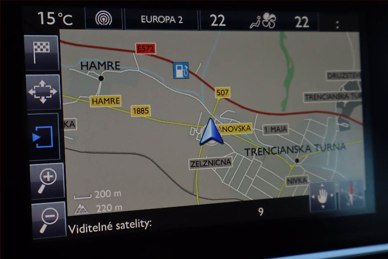 Peugeot 308 (2017) 1.6 BlueHDi, Serv.kniha, Navi - fotka 18 z 26
