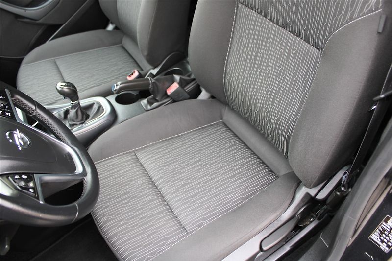 Opel Astra 1,4 i  ČR,1.MAJITEL,52TKM - fotka 17 z 21