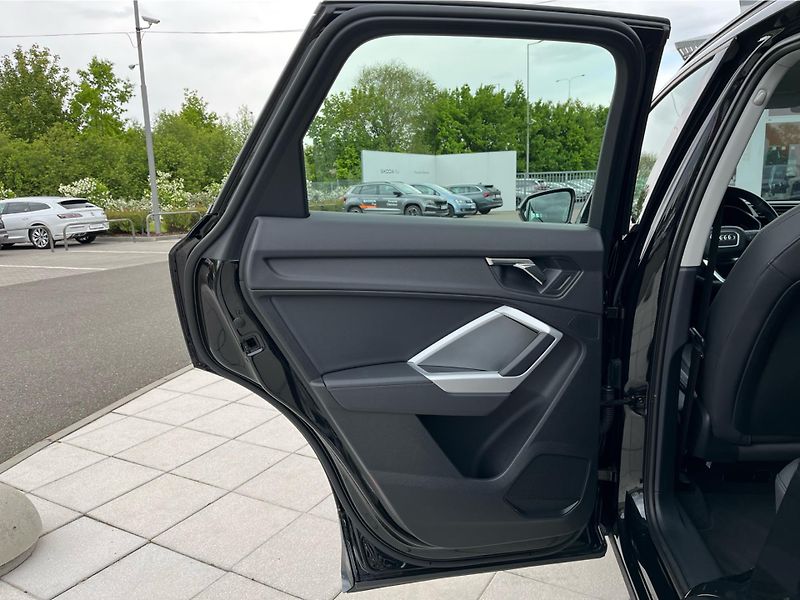 Audi Q3 ADVANCED 2.0 TDI 110 KW QUATTR - fotka 22 z 30