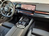 BMW Řada 5 (2025) 540d xDrive Touring M Sport - náhled 9