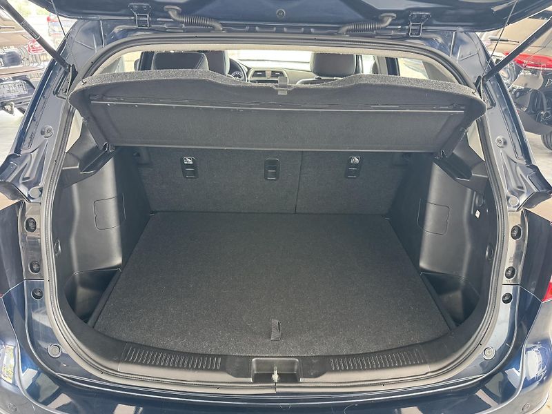 Suzuki SX4 S-Cross (2018) 1,4T 4x4 PizSulai Navigace  - fotka 19 z 33