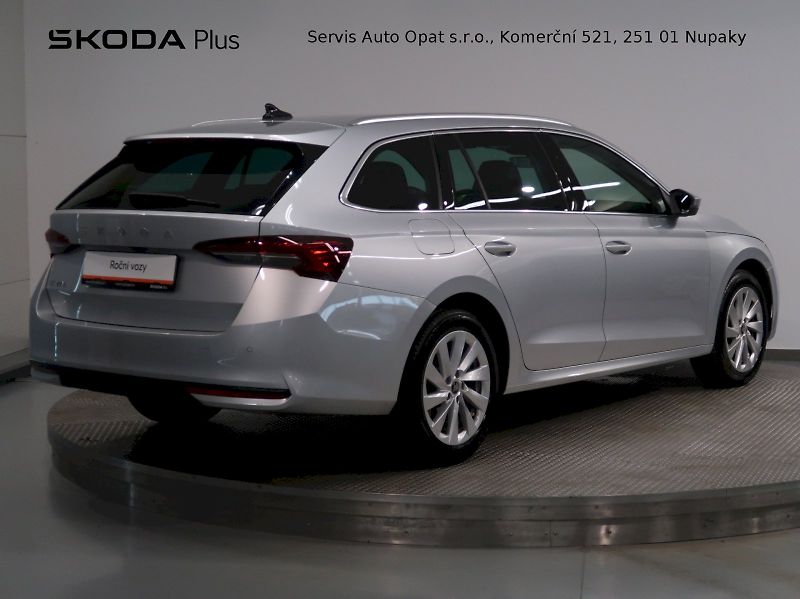 Škoda Octavia (2025) TOP SELECTION 2.0TDI 110KW DSG - fotka 2 z 44